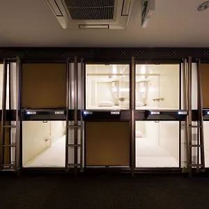  Capsule hotel Capsule Cube Japan